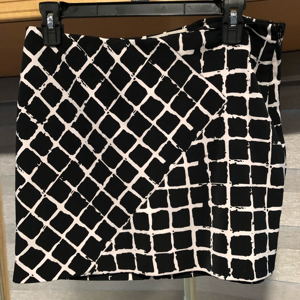 Rachel Roy checked black and white skirt
- size 8